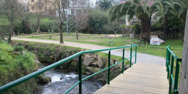Caballero promete 140 árbores de gran porte no novo paseo do río Lagares