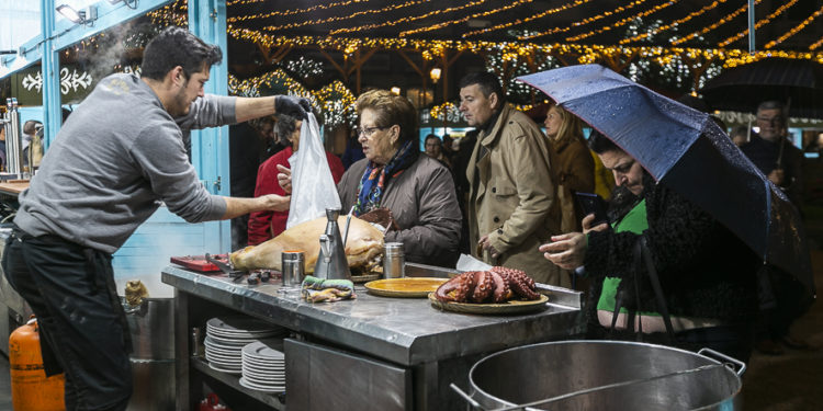 El PP de Vigo pregunta al alcalde si aún quiere instalar un mercado y una noria por Navidad pese a la situación sanitaria