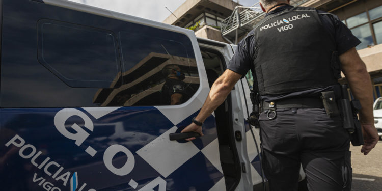 La Policía Local disuelve una fiesta en la habitación de una residencia de estudiantes de Vigo