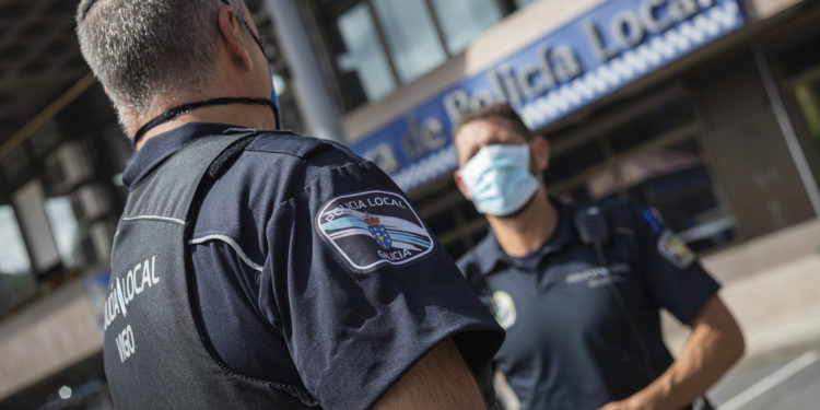 El Ejército sorprende en el súper a una viguesa que tenía que estar en cuarentena