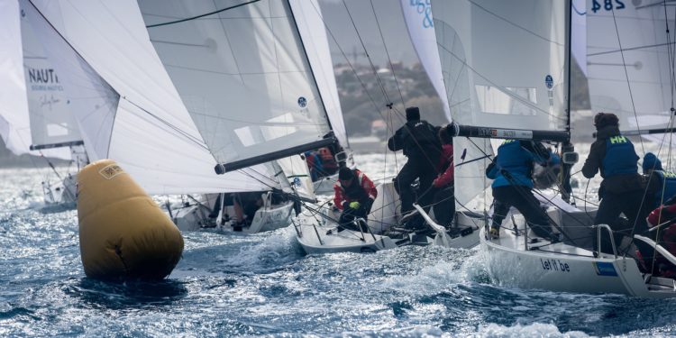 El «Noticia» arrasa en el Open de España de J70 en la Ría de Vigo