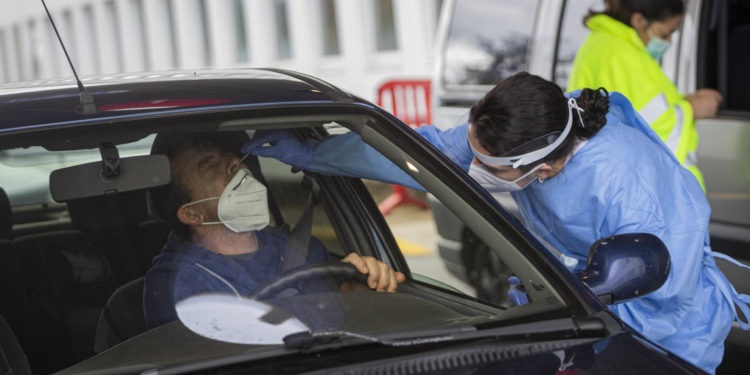 El área de Vigo intensifica su rastreo del virus: más de 2.000 PCRs detectan 156 contagios en 24 horas