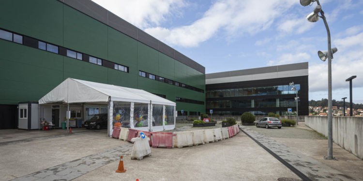 Nuevo pico de contagios en la segunda ola y cuatro ingresos más por Covid-19 en el área de Vigo