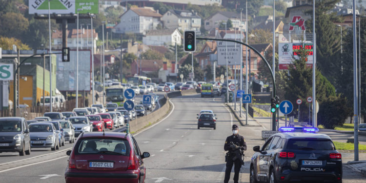 La policía despliega controles en las entradas y salidas de Vigo