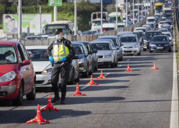 La policía despliega controles en las entradas y salidas de Vigo