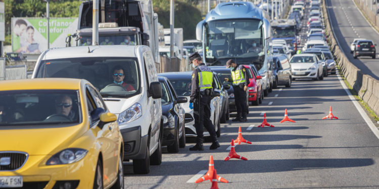 La policía despliega controles en las entradas y salidas de Vigo