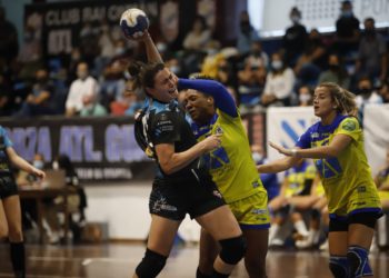 El Guardés se estrena delante de su afición con victoria (33-19)