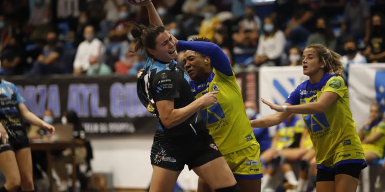 El Guardés se estrena delante de su afición con victoria (33-19)