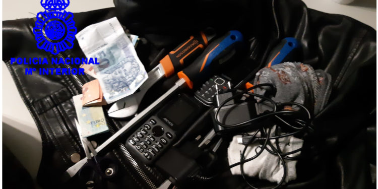 La Policía detiene a dos mujeres acusadas de al menos 8 robos en viviendas de Vigo en seis días