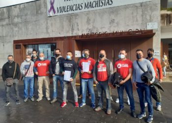 Esixen a destitución de Elena Espinosa pola “nefasta xestión” do servizo de Bombeiros e da Policía Local