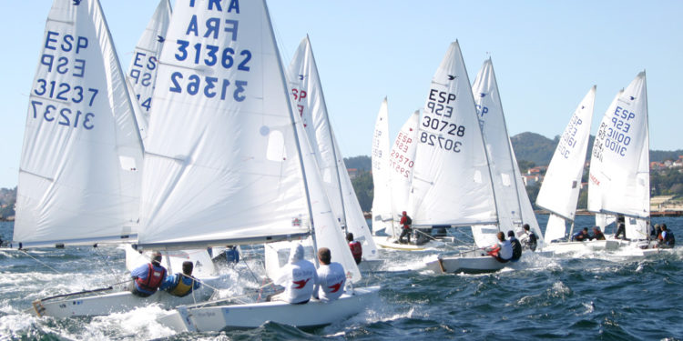 Porto y Jiménez, del Náutico de Vigo, terceros en la primera jornada del Nacional de Snipe