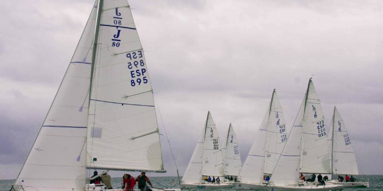 Los favoritos no defraudan en la segunda jornada de la Liga de Otoño de J80 marcada por el viento