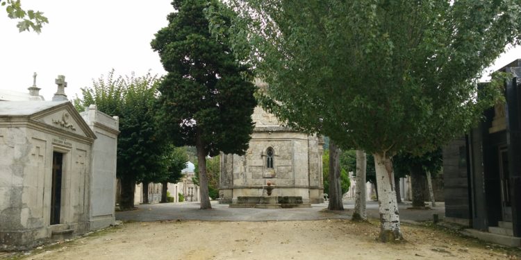 Vigo implanta limitaciones para visitar los cementerios municipales el Día de Difuntos