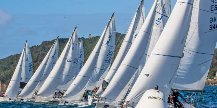 La flota de J80 vuelve al agua para disputar la Liga de Otoño