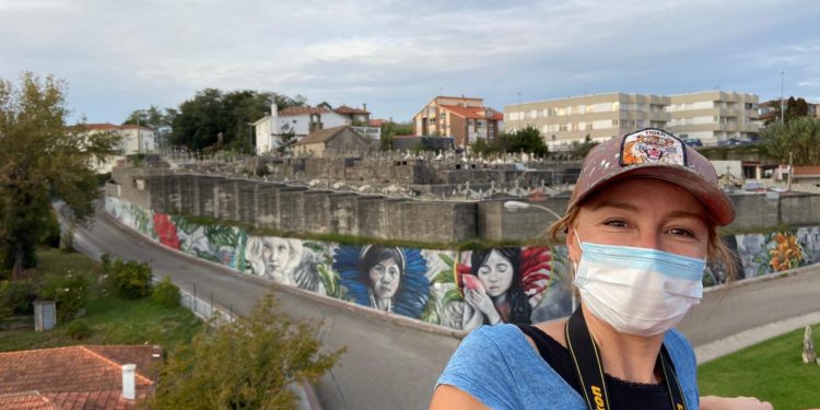 Lula Goce estrea un mural de 200 metros cadrados en Panxón