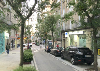 Rúa de María Berdiales, de «Cinema Radio» al Cluny