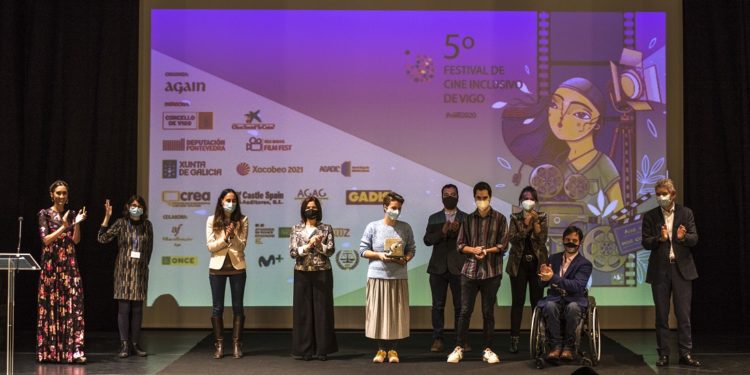 «Crip Camp» y «Cuerdas» se alzan ganadoras del V Festival de Cine Inclusivo de Vigo