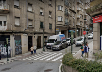 Dos detenidos en Vigo por agredir a un joven en un edificio para robarle la cartera