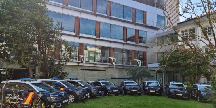 Vigo recibe 10 nuevos vehículos para renovar la flota de la Policía Nacional