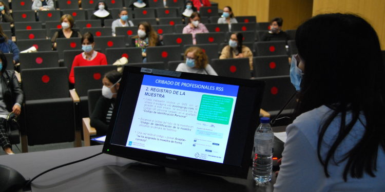 A área sanitaria de Vigo inicia o cribado de 3.500 traballadores das residencias de maiores