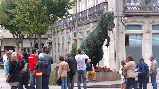 El Dinoseto abandona la Porta do Sol