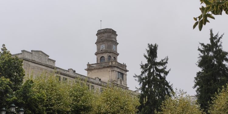 Los centros educativos de Vigo y su área suman 11 positivos más de Covid-19