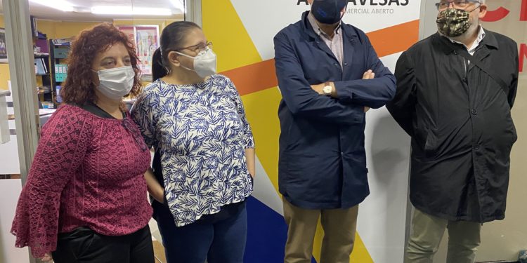 Comerciantes de As Travesas denuncian la subida que van a sufrir con la nueva tarifa del agua