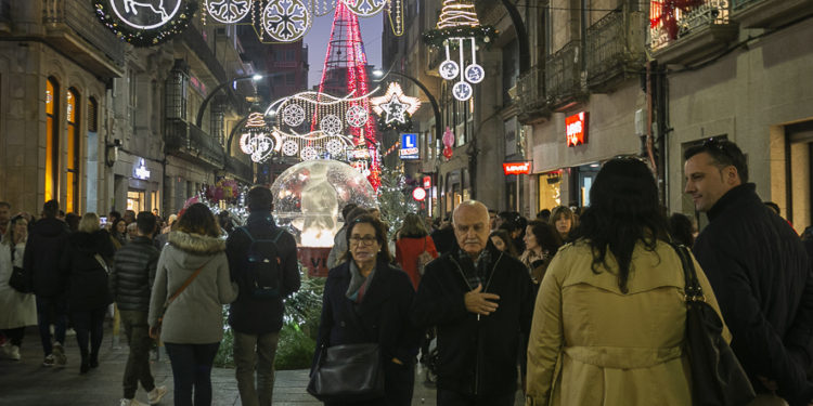 Marea de Vigo considera “ilegal” que persoal privado limite o tráfico peonil nas rúas durante o Nadal