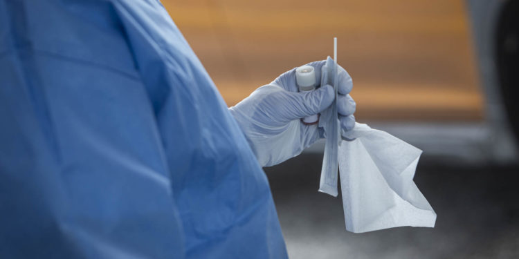 Feijóo anuncia un sistema de autodeclaración para contactos estrechos y revela que Galicia tiene 700 rastreadores