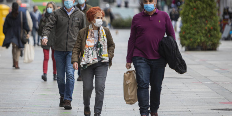 Varapalo a las esperanzas de mejoría: el área sanitaria de Vigo roza los 200 casos de Covid-19 en 24 horas