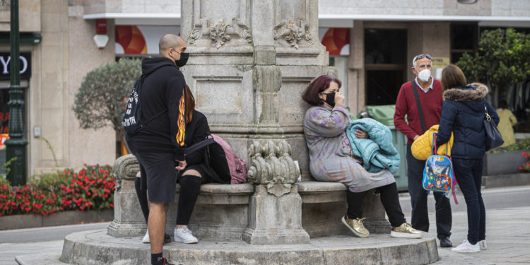 La ciudad de Vigo tiró de la caída de casos activos de Covid-19 en el área sanitaria esta semana