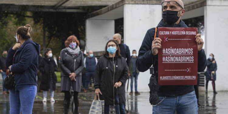 La hostelería de Vigo lleva sus protestas ante la Xunta de Galicia
