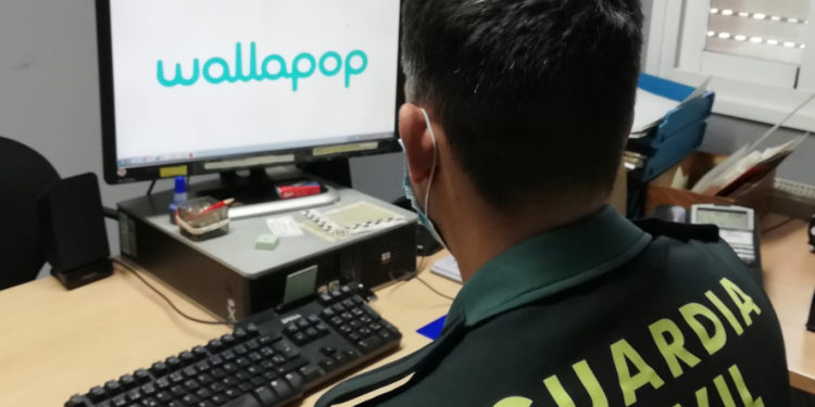 Investigan una estafa a un vecino de Ponteareas por la compra de un móvil por internet