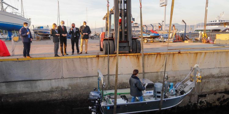 Vigo bota un dron marino que controla la calidad del agua del mar