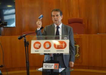 Las familias de alumnos de Vigo con el comedor escolar cerrado recibirán tarjetas con 384 euros