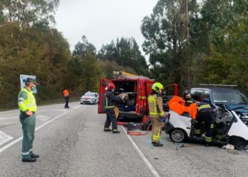 Fallece en A Cañiza el conductor de un coche sin carnet al chocar con un todoterreno