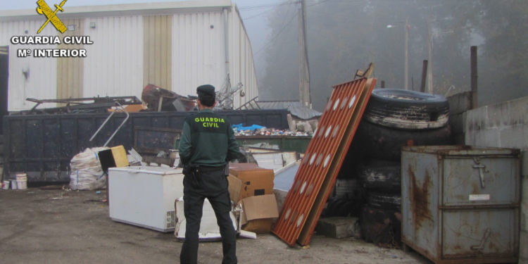 Investigan penalmente a un vecino de Mondariz especializado en robos de puertas y ventanas de aluminio