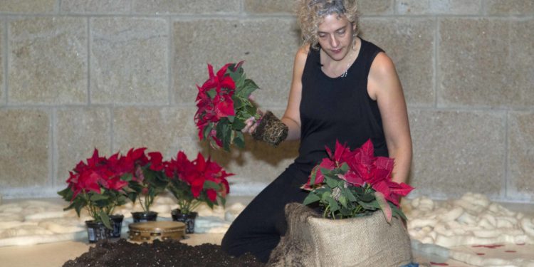 Vigo acolle unha orixinal performance para simbolizar o autocoidado das mulleres