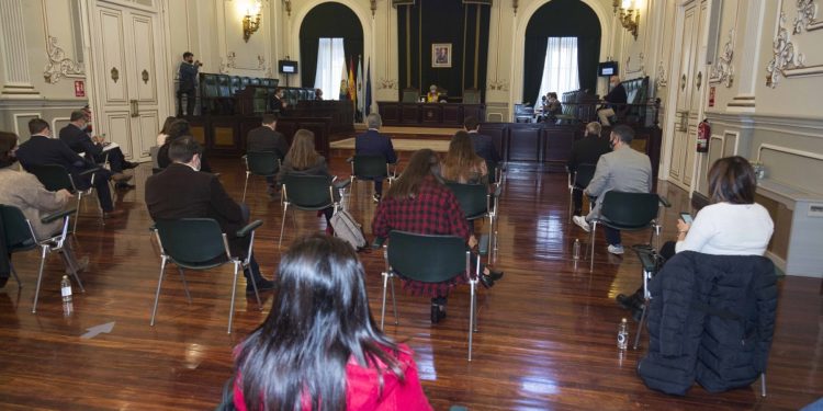 A Deputación aproba uns Orzamentos para 2021 baseados no crecemento do investimento público