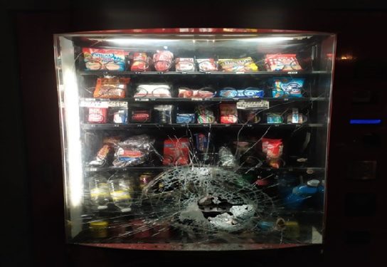 Arrestado en Vigo un delincuente habitual tras golpear una máquina expendedora con una barra de hierro