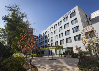 Fallecen una mujer en el Cunqueiro y dos internos en una residencia de Vigo