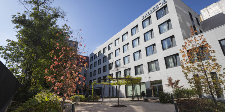 Fallecen una mujer en el Cunqueiro y dos internos en una residencia de Vigo