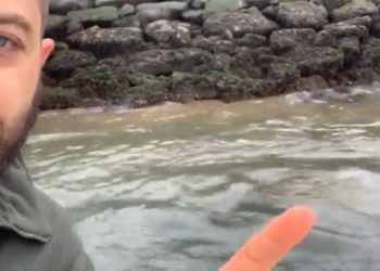 Vecinos de Teis denuncian un nuevo vertido de la depuradora a la Ría de Vigo