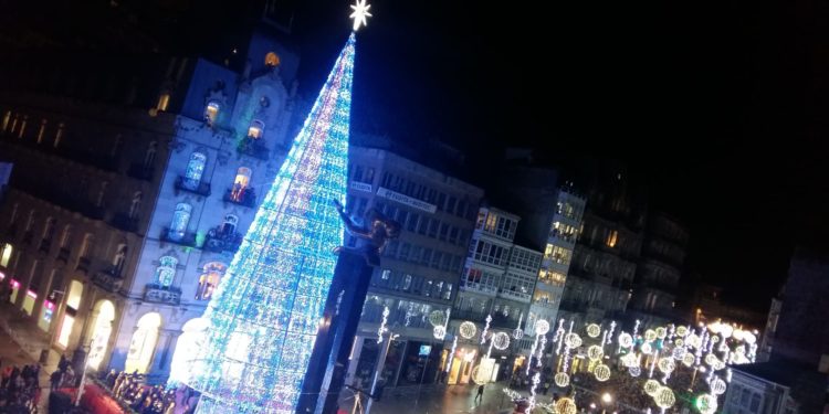 Vigo enciende sus luces de Navidad el 3 de diciembre y corta el tráfico en diez calles