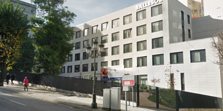 Un brote de Covid-19 en la residencia Ballesol de Vigo alcanza a 22 usuarios