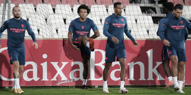 El Sevilla vuelve a los entrenamientos tras dar negativo la plantilla en las pruebas PCR