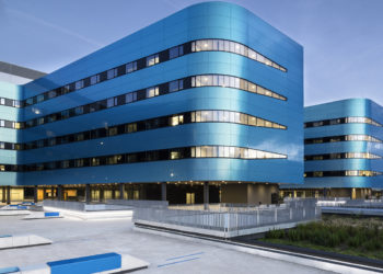 Acciona vende sus participaciones en el hospital Álvaro Cunqueiro