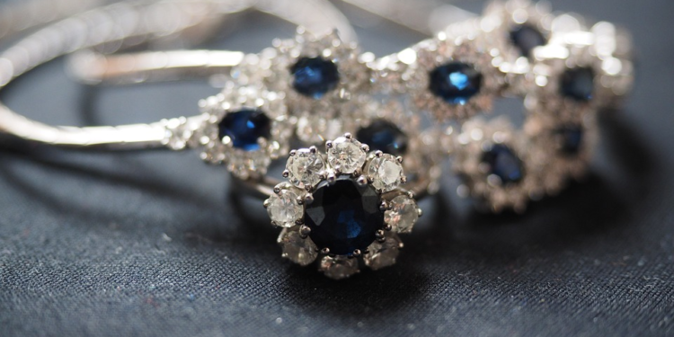 La plata siempre estará vigente como el material más versátil en joyería