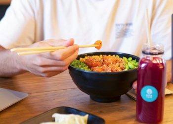 El Centro Vialia Vigo incorpora comida hawaiana y una firma de belleza a su oferta comercial
