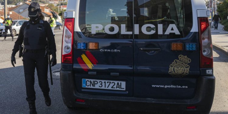 Detienen a tres jóvenes que entraron a robar en una casa de Vigo con los propietarios dentro